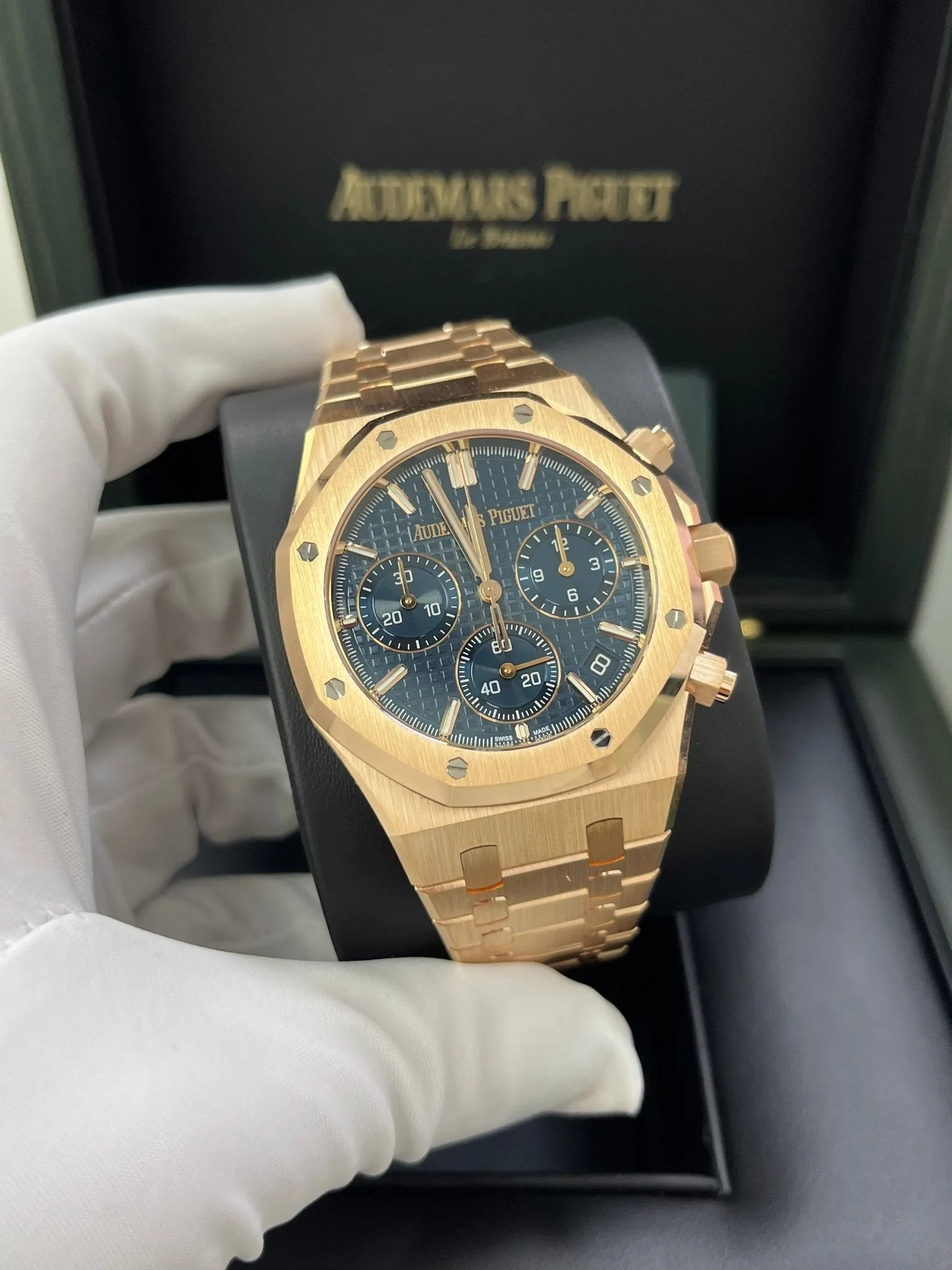 Audemars Piguet ROYAL OAK SELFWINDING CHRONOGRAPH “50TH ANNIVERSARY” Rose Gold Blue Dial REF#26240OR.OO.1320OR.01