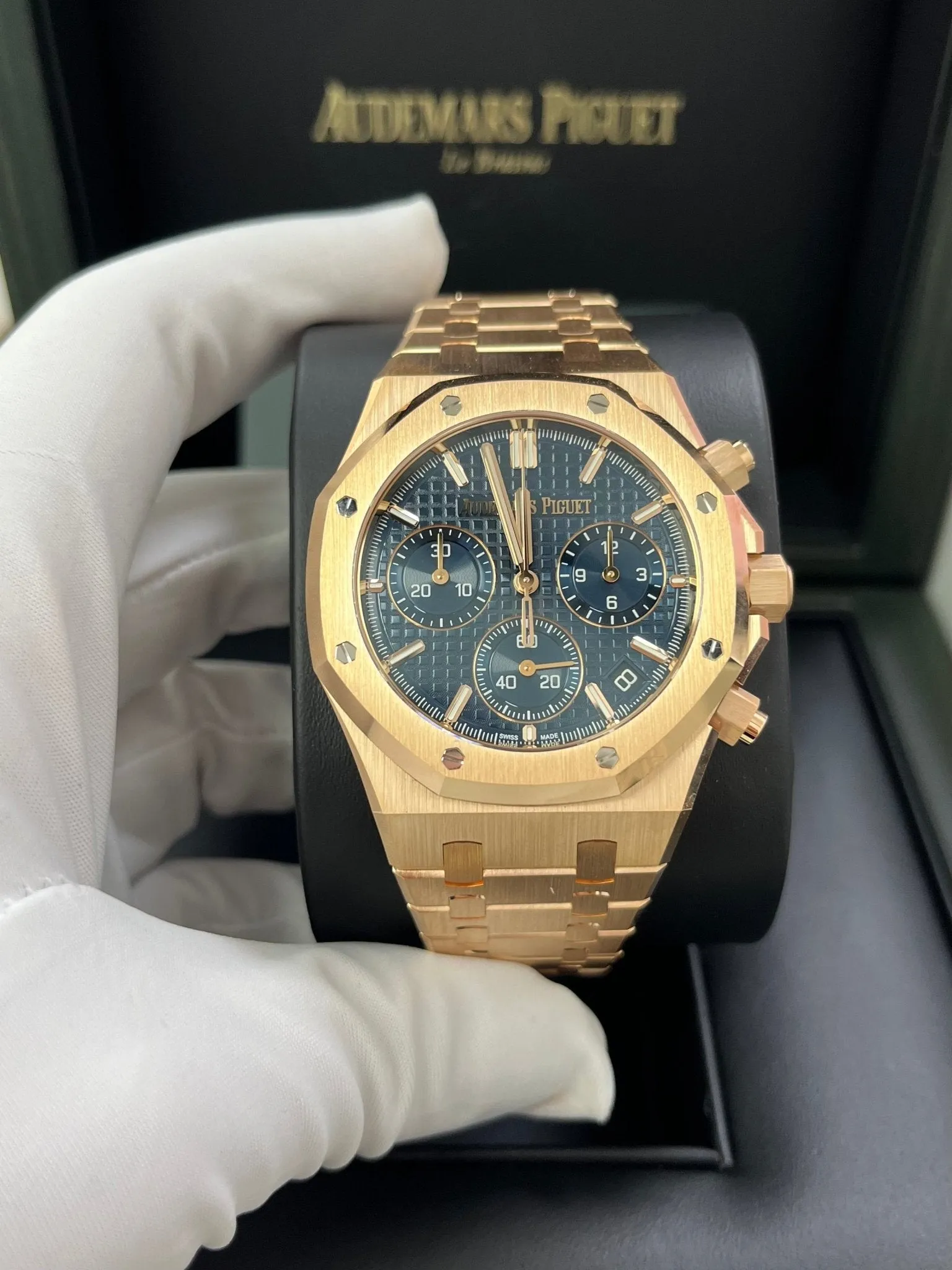 Audemars Piguet ROYAL OAK SELFWINDING CHRONOGRAPH “50TH ANNIVERSARY” Rose Gold Blue Dial REF#26240OR.OO.1320OR.01