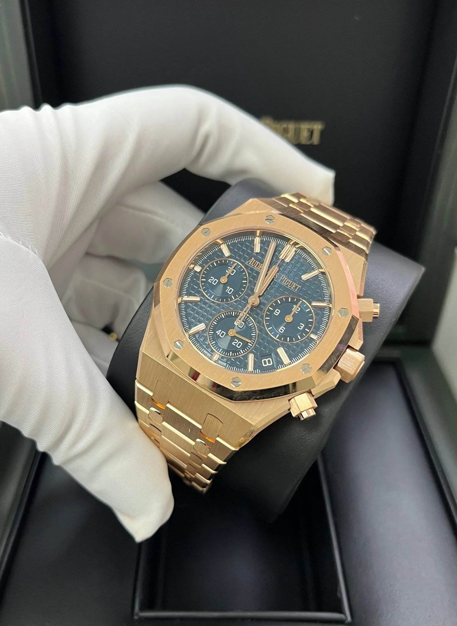 Audemars Piguet ROYAL OAK SELFWINDING CHRONOGRAPH “50TH ANNIVERSARY” Rose Gold Blue Dial REF#26240OR.OO.1320OR.01