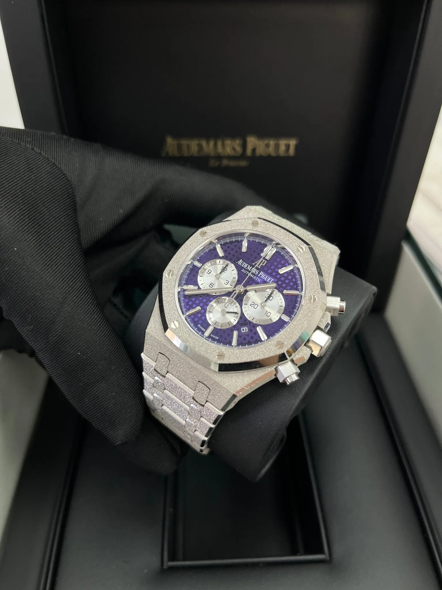 Audemars Piguet Royal Oak Selfwinding Chronograph Frosted White Gold Purple Dial LIMITED EDITION OF 200 (Ref # 26331BC.GG.1224BC.01)