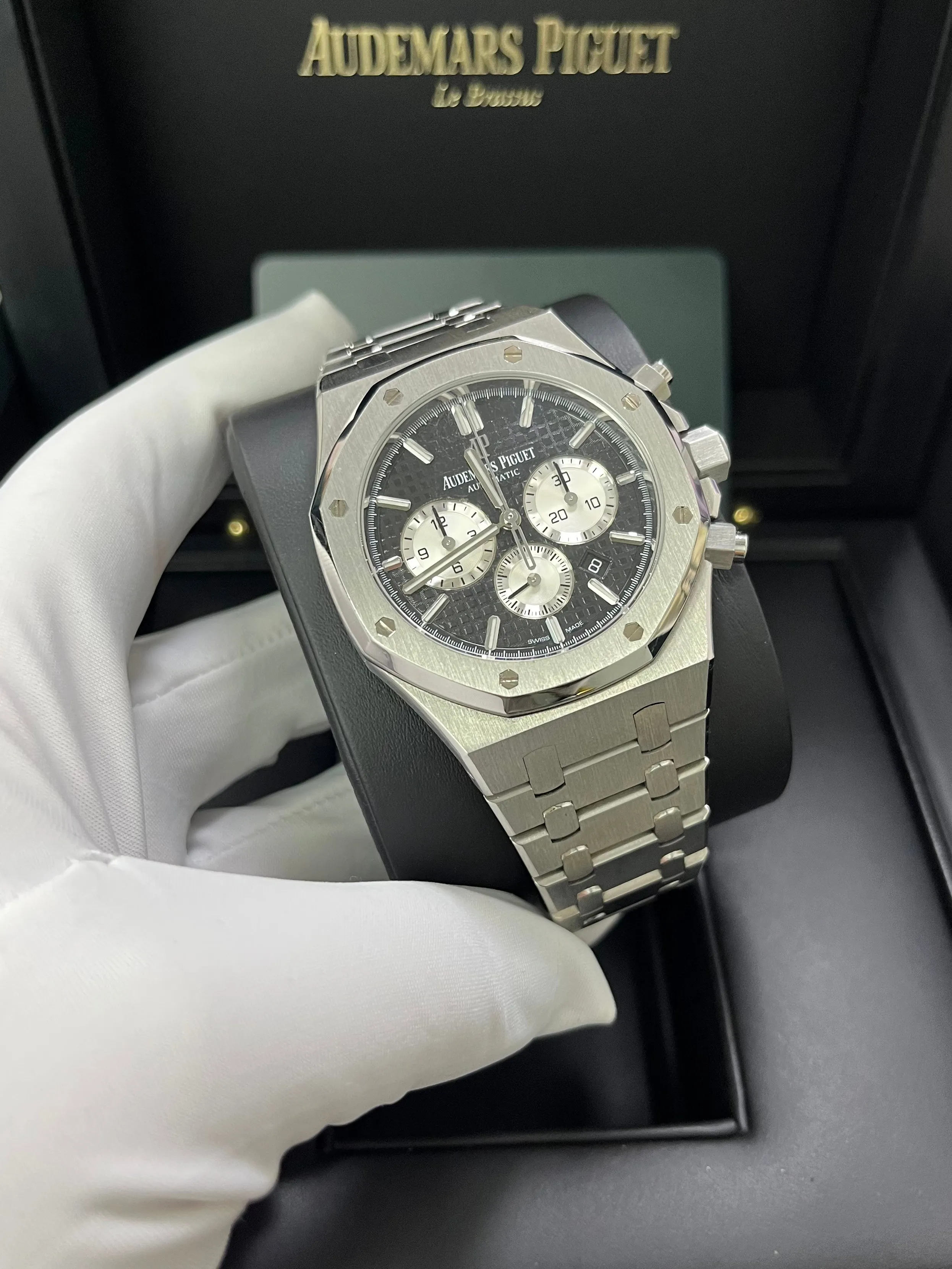 Audemars Piguet Royal Oak Selfwinding Chronograph/ Stainless Steel/ Black Dial/ White Sub-Dials (Ref#26331ST.OO.1220ST.02)