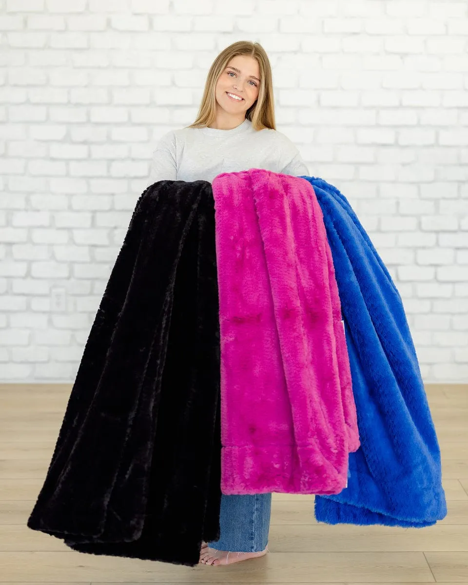 Feathers Magenta Blanket