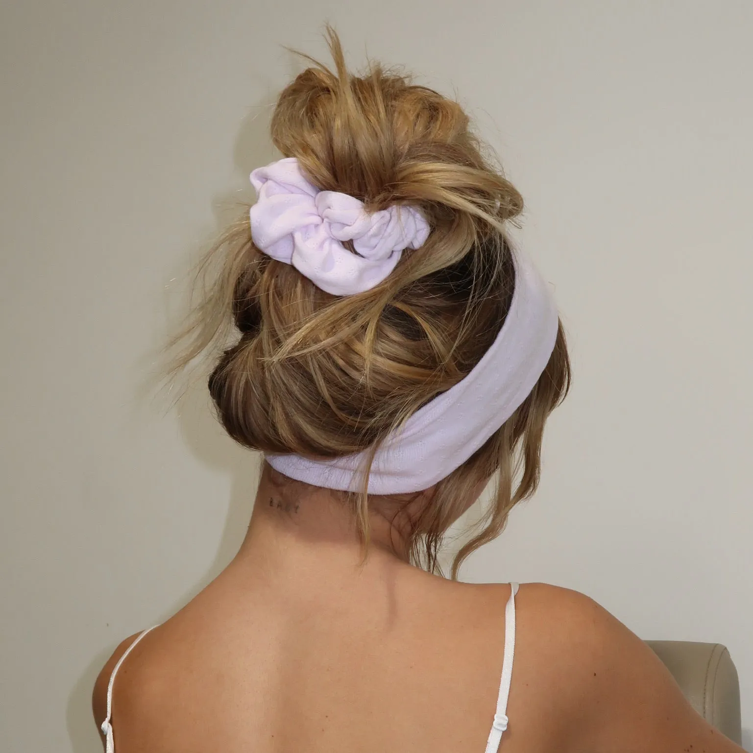 Pointelle Scrunchie in Frosted Lilac